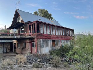 image of the house at harmony hollow in cave creek arizona before renovations